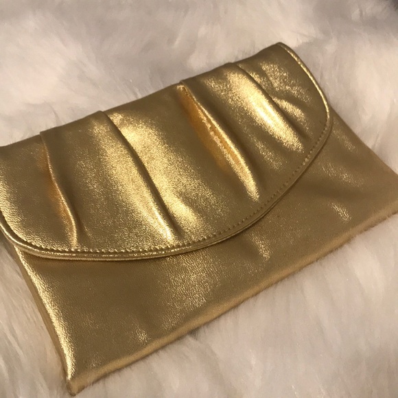 Handbags - ✨ Gold Clutch ✨
